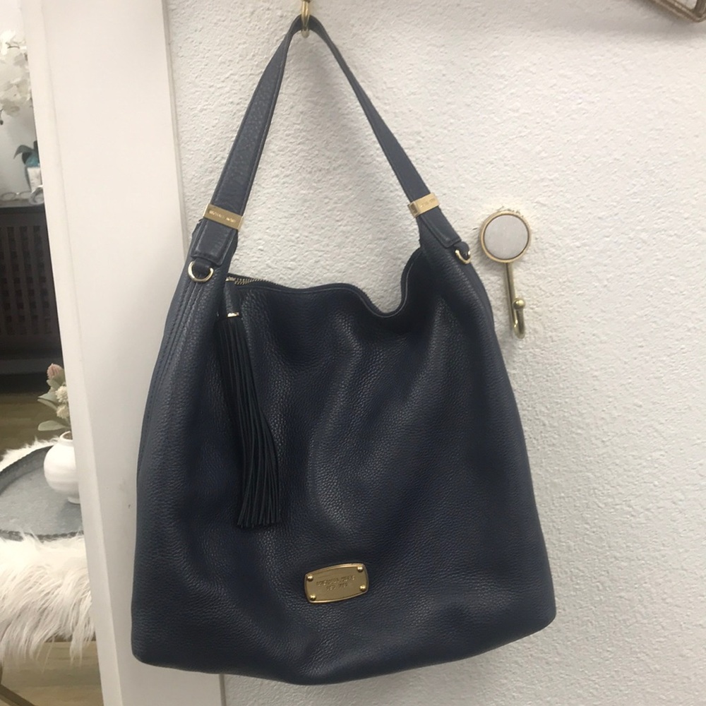 Michael Kors Bucket Tote Bag